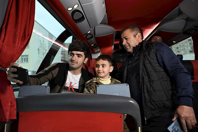 Növbəti köç karvanı Xocalı şəhərinə çatıb, mənzillərin açarları təqdim edilib — FOTOLAR (YENİLƏNİB)