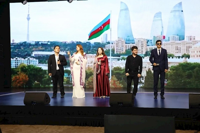 “Rəqəmsallaşma və süni intellektin iş yerlərinə təsiri” mövzusunda konfrans keçirilib — FOTOLAR