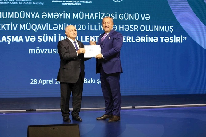 “Rəqəmsallaşma və süni intellektin iş yerlərinə təsiri” mövzusunda konfrans keçirilib — FOTOLAR