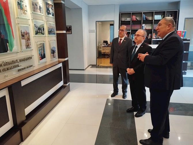 Türkiyə səfiri Mətbuat Şurasında olub — FOTO Türkiyə səfiri Mətbuat Şurasında olub — FOTO