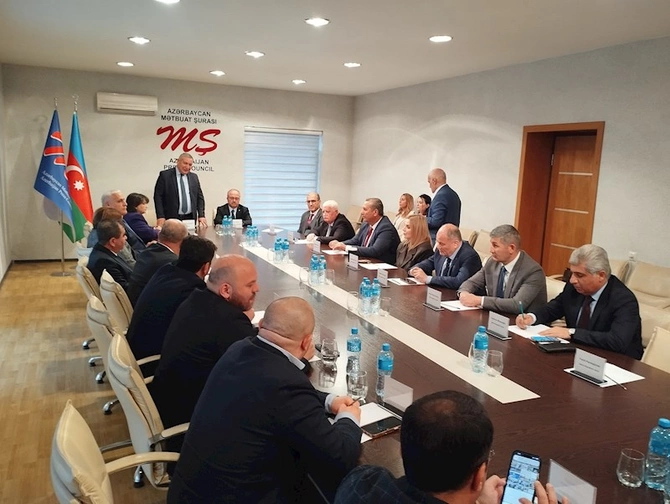 Türkiyə səfiri Mətbuat Şurasında olub — FOTO Türkiyə səfiri Mətbuat Şurasında olub — FOTO
