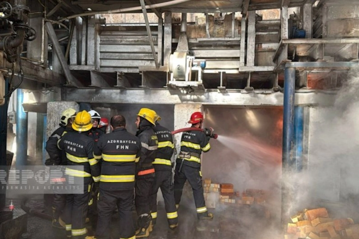 Sumqayıtda sexdə baş verən yanğın söndürülüb — YENİLƏNİB