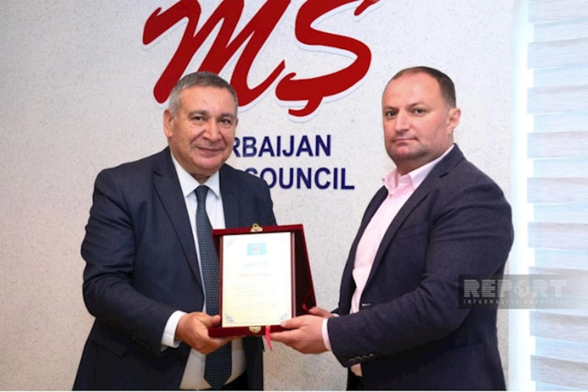 Mətbuat Şurası “Report”un əməkdaşını təltif etdi