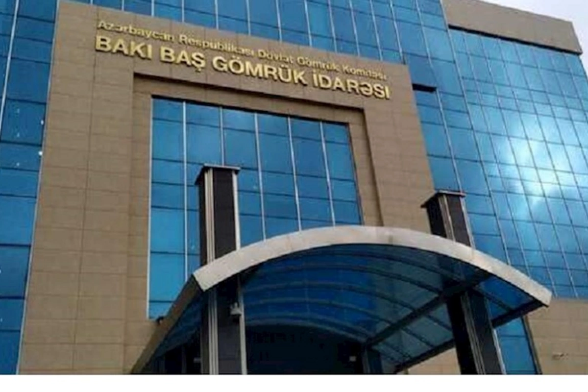 Gömrük əməkdaşlarından növbəti narazılıq: Gecə saatlarına qədər işləyirik — RƏSMİ CAVAB