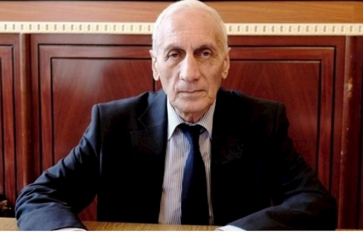 Professor Cahangir Məmmədlidən Anar Yusifoğluna yubiley təbriki