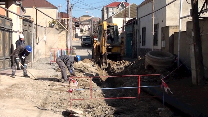Suraxanıda su təchizatının real mənzərəsi — VİDEO/FOTOLAR Suraxanıda su təchizatının real mənzərəsi — VİDEO/FOTOLAR