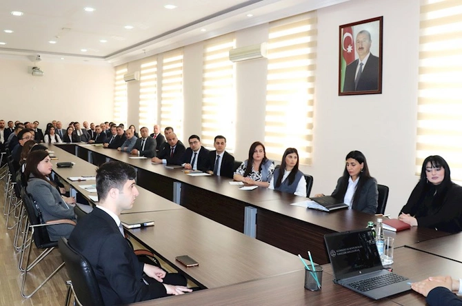 Ədliyyə Akademiyasında vəkilliyə namizədlərin icbari təlimi başladı — FOTOLAR Ədliyyə Akademiyasında vəkilliyə namizədlərin icbari təlimi başladı — FOTOLAR
