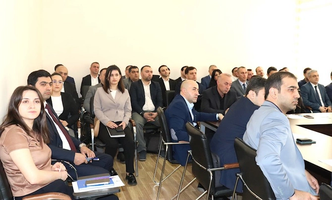 Ədliyyə Akademiyasında vəkilliyə namizədlərin icbari təlimi başladı — FOTOLAR Ədliyyə Akademiyasında vəkilliyə namizədlərin icbari təlimi başladı — FOTOLAR
