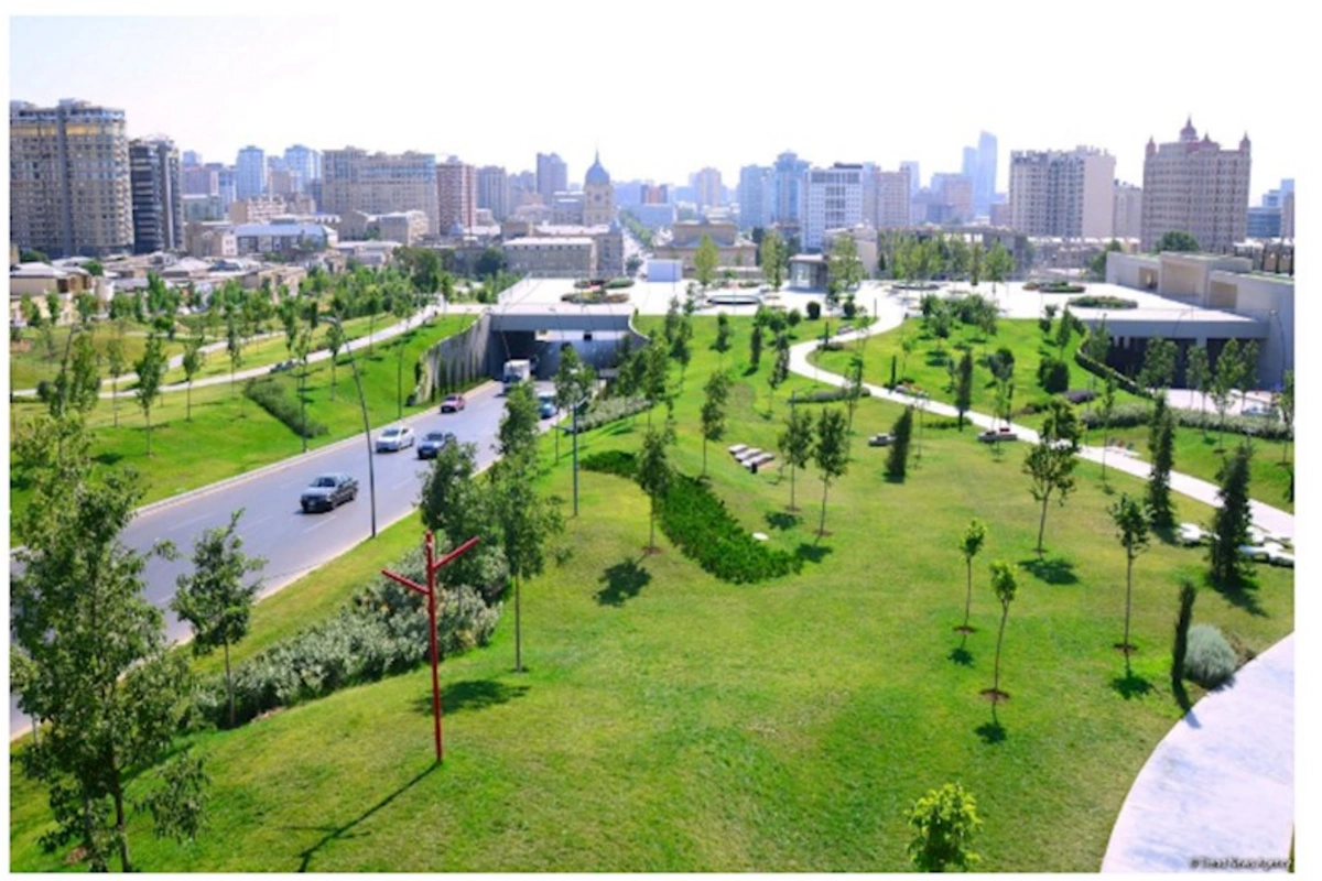 Dar küçələrdən geniş parklara — Bakının siması dəyişir (VİDEO)