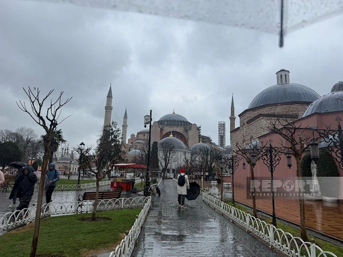 İstanbulun 572 illik əzəməti: Taksimdən Ayasofyaya uzanan yol — FOTOLAR İstanbulun 572 illik əzəməti: Taksimdən Ayasofyaya uzanan yol — FOTOLAR
