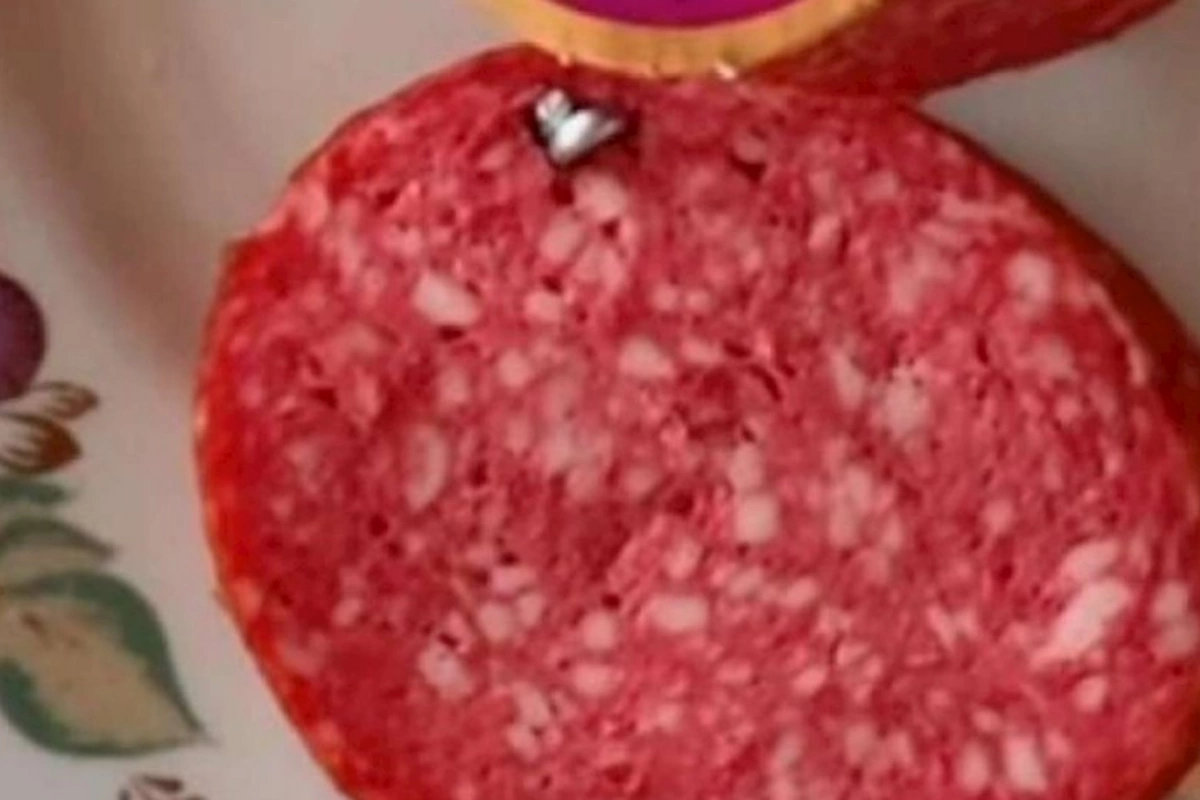Yenə kolbasadan dəmir çıxdı: Bu dəfə Halal Zəhmətdən — FOTO