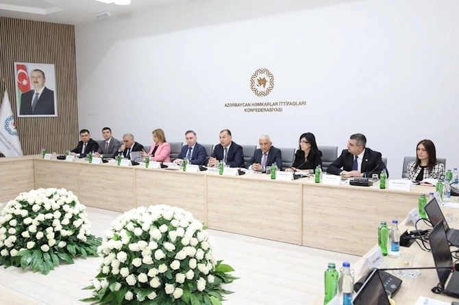 AHİK-də deputatlarla görüş keçirildi — FOTOLAR AHİK-də deputatlarla görüş keçirildi — FOTOLAR