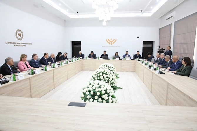AHİK-də deputatlarla görüş keçirildi — FOTOLAR AHİK-də deputatlarla görüş keçirildi — FOTOLAR