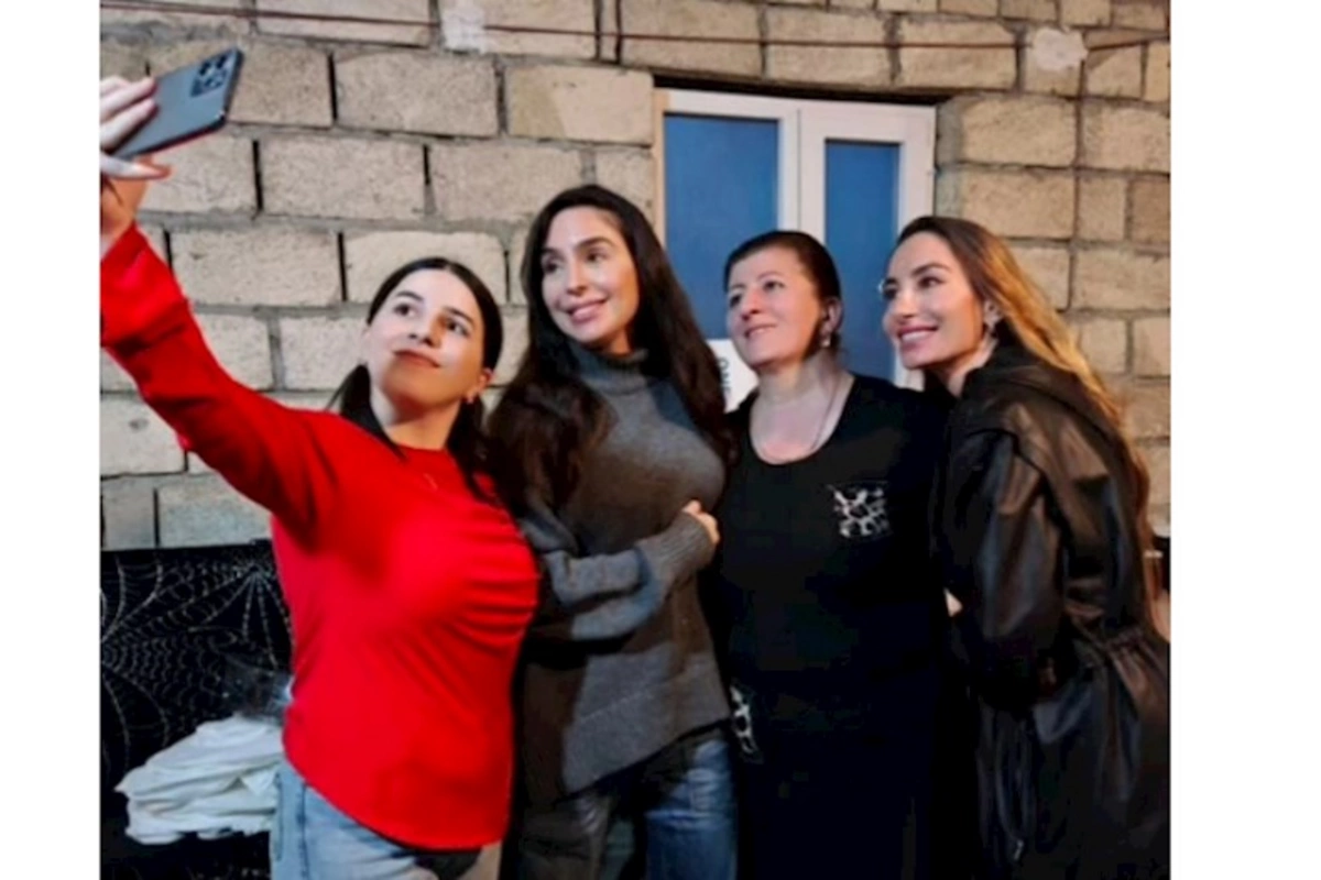 Arzu Əliyeva və Leyla Əliyeva Qəbələdə sakinlərlə görüşdülər — FOTOLAR