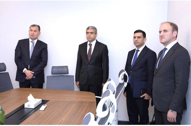 Anar Əliyev AHİK-nın yeni mərkəzi ilə tanış oldu — FOTOLAR Anar Əliyev AHİK-nın yeni mərkəzi ilə tanış oldu — FOTOLAR