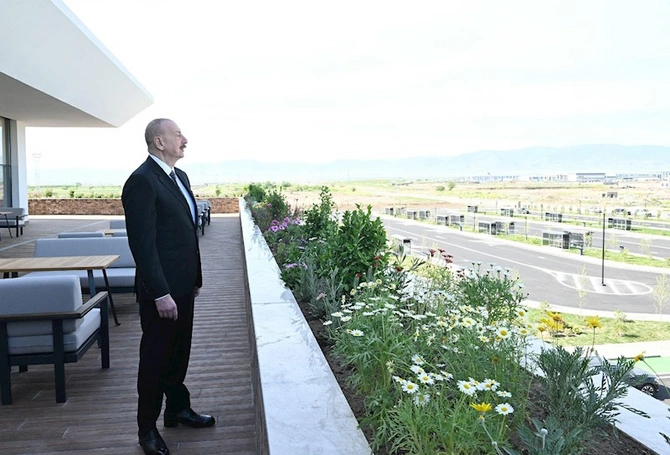 İlham Əliyev Ağdam Dəmir Yolu və Avtovağzal Kompleksinin açılışında iştirak edib — FOTOLAR (YENİLƏNİB)