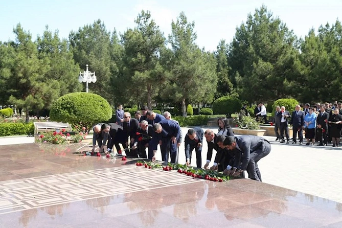 Hacıqabulda Heydər Əliyevin anadan olmasının 102-ci ildönümünə həsr olunmuş tədbir keçirildi — FOTOLAR Hacıqabulda Heydər Əliyevin anadan olmasının 102-ci ildönümünə həsr olunmuş tədbir keçirildi — FOTOLAR