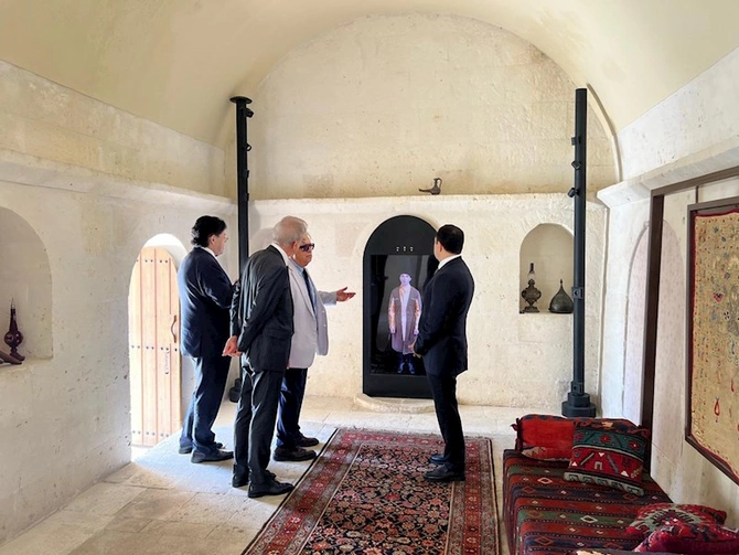 Mədəniyyət xadimləri İmarət Tarix-Memarlıq Kompleksini ziyarət ediblər — FOTOLAR