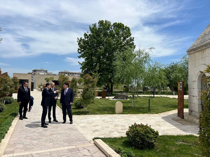 Mədəniyyət xadimləri İmarət Tarix-Memarlıq Kompleksini ziyarət ediblər — FOTOLAR