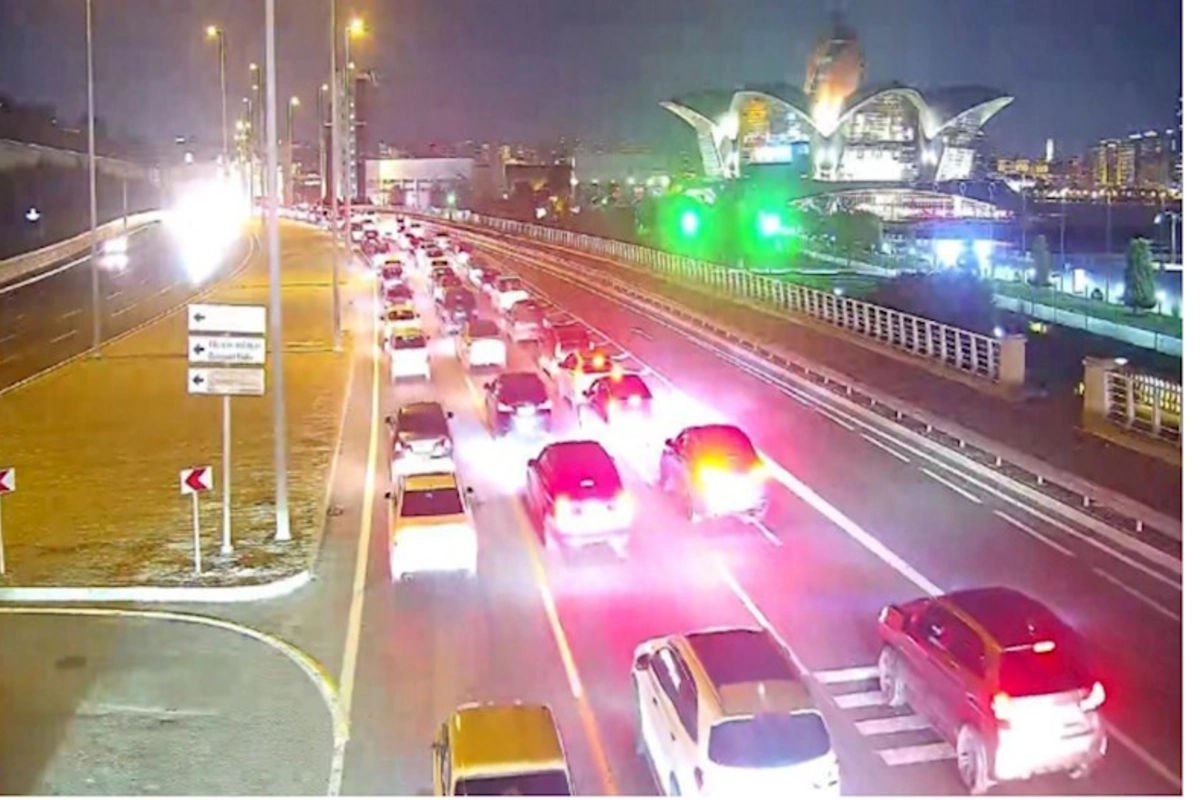 Paytaxtın bəzi yollarında sıxlıq müşahidə olunur — SİYAHI