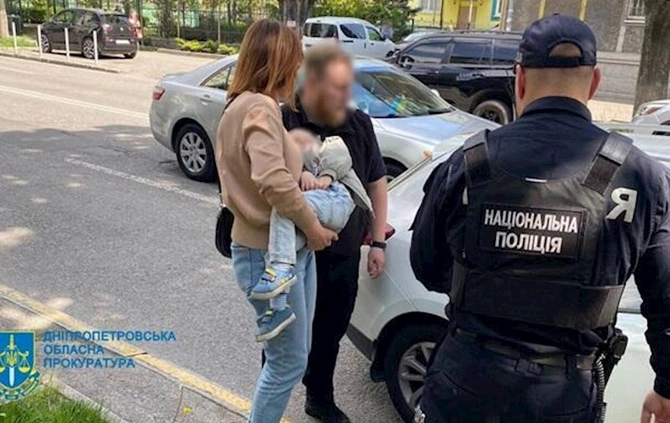 1 yaşlı oğlunu satışa qoydu: Buna görə — FOTO 1 yaşlı oğlunu satışa qoydu: Buna görə — FOTO