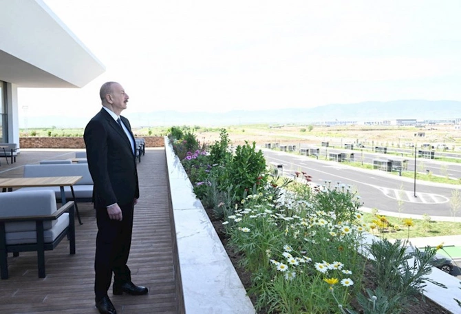 Ağdam Dəmir Yolu və Avtovağzal Kompleksindən unikal görüntülər — VİDEO (FOTOLAR) Ağdam Dəmir Yolu və Avtovağzal Kompleksindən unikal görüntülər — VİDEO (FOTOLAR)