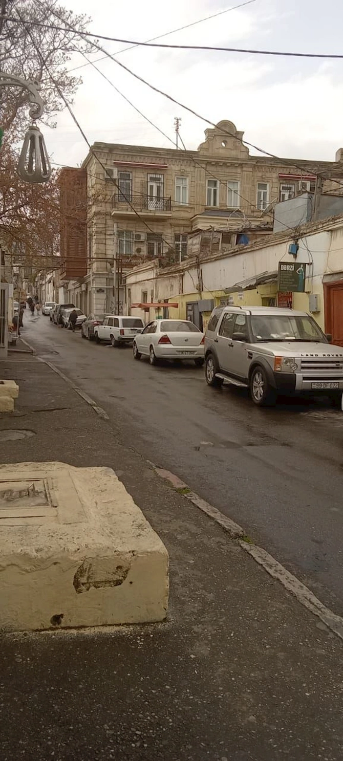 Murtuza Muxtarovun tikdiyi arxitektur binanı görün nə hala saldılar — FOTOLAR