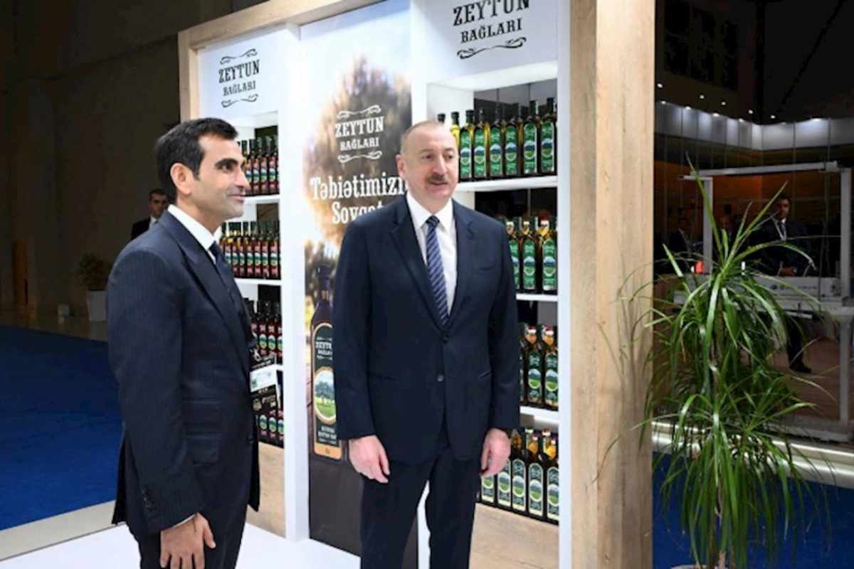 Prezident “Azərsun Holdinq” stendini ziyarət edib — FOTOLAR