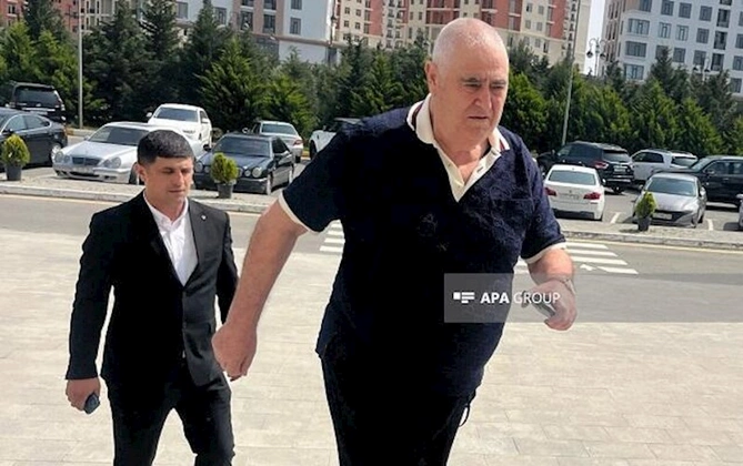 Şərurlu İsfəndiyar məhkəməyə gəldi — FOTOLAR