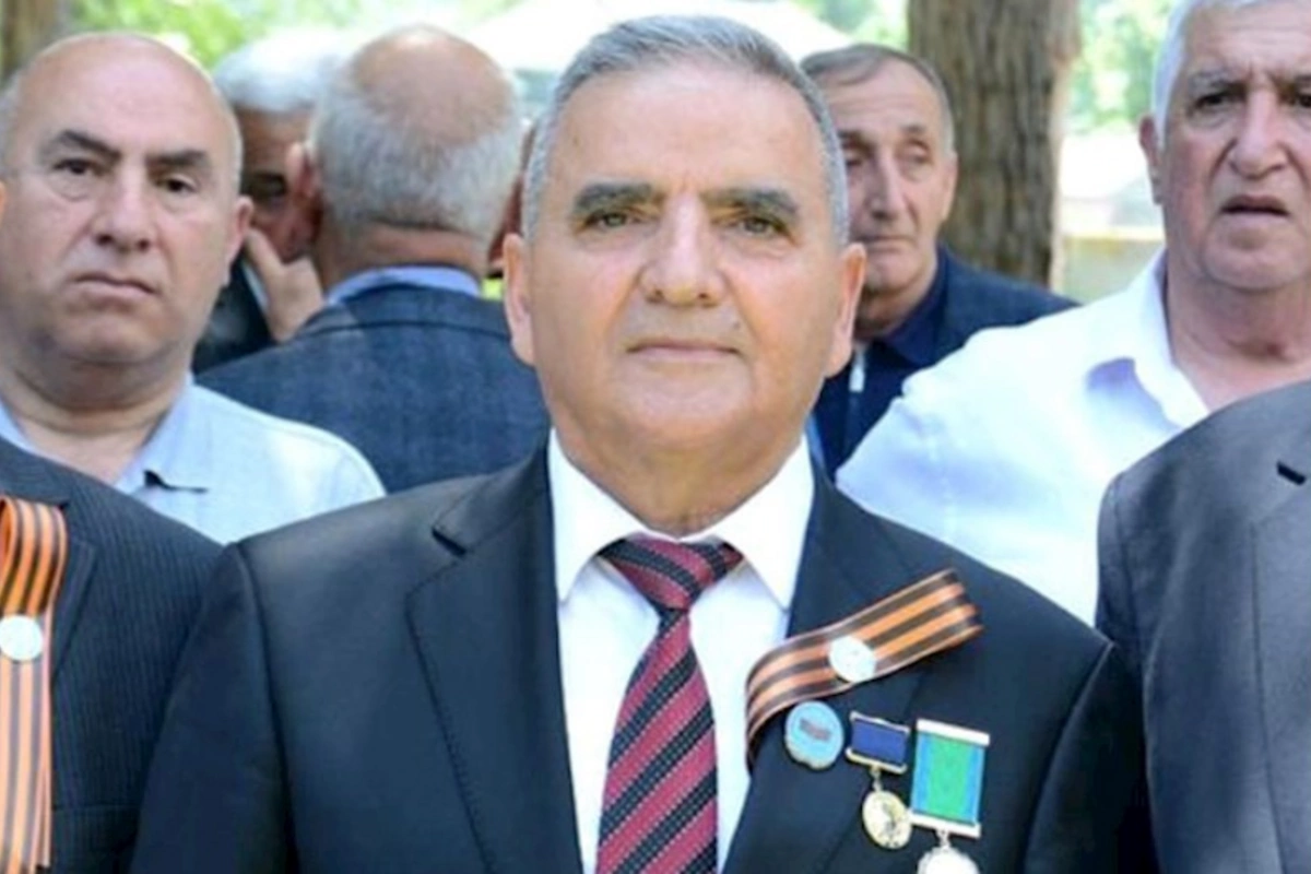 Yeni sədr də “Georgi lenti” taxıbmış... — FOTO