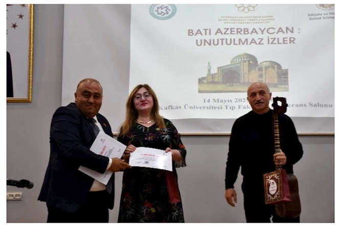 “Qərbi Azərbaycan: Unudulmaz izlər” layihəsi çərçivəsində Karsda beynəlxalq forum keçirildi — VİDEO/FOTOLAR “Qərbi Azərbaycan: Unudulmaz izlər” layihəsi çərçivəsində Karsda beynəlxalq forum keçirildi — VİDEO/FOTOLAR
