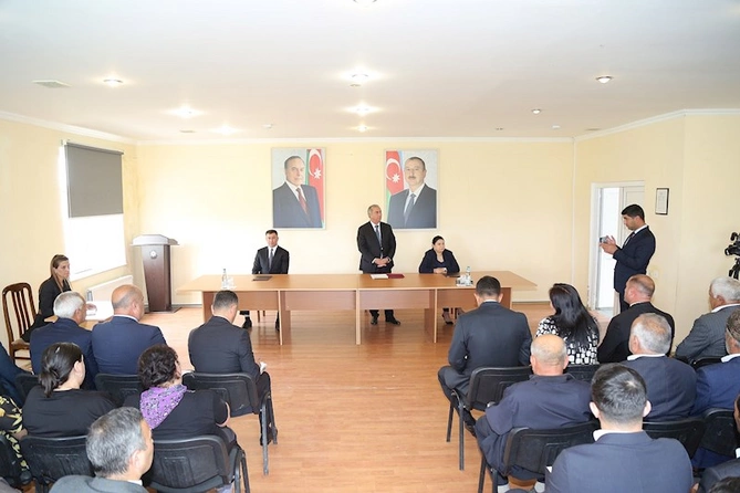 Sevindik Hətəmov vətəndaşları qəbul etdi — FOTOLAR