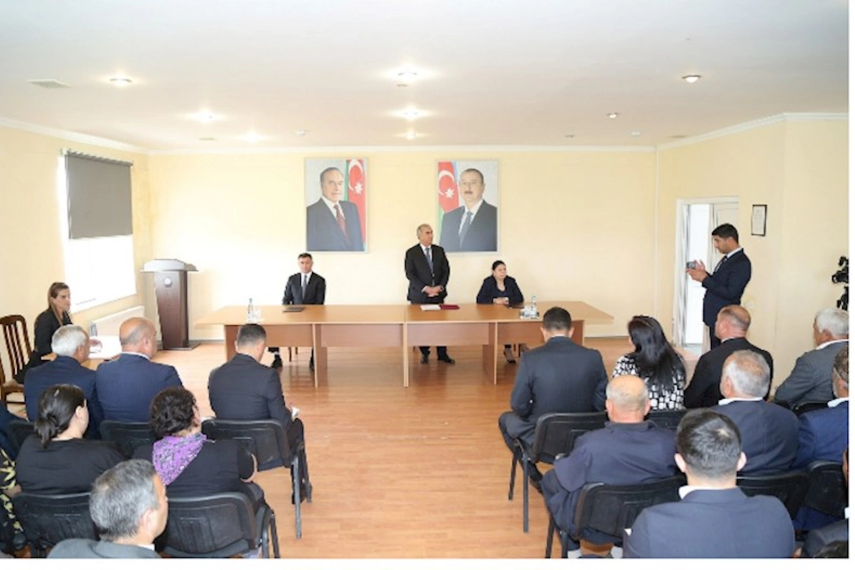 Sevindik Hətəmov vətəndaşları qəbul etdi — FOTOLAR