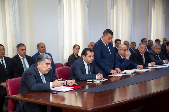 Salyan RİH başçısı vətəndaş qəbulu keçirib — FOTOLAR Salyan RİH başçısı vətəndaş qəbulu keçirib — FOTOLAR