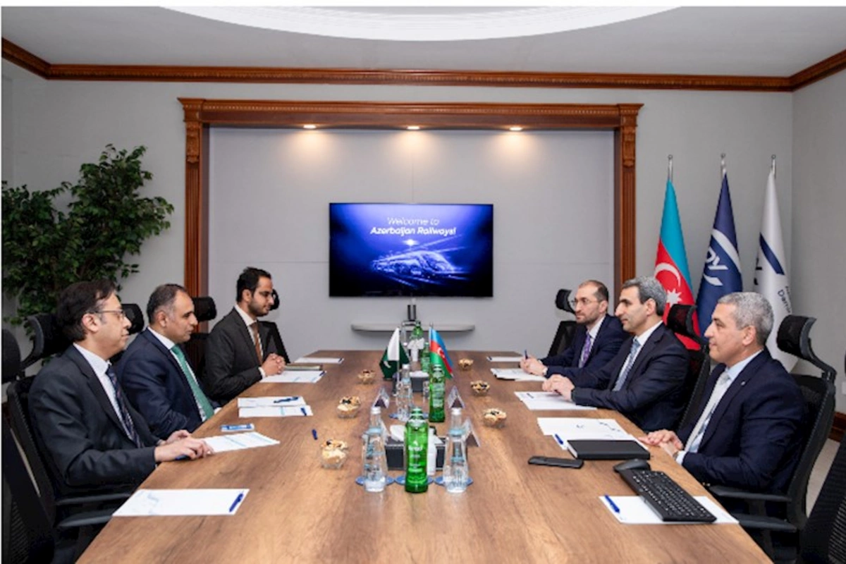 Azərbaycan və Pakistan arasında dəmiryol sahəsində əməkdaşlığın perspektivləri müzakirə olunub — FOTOLAR