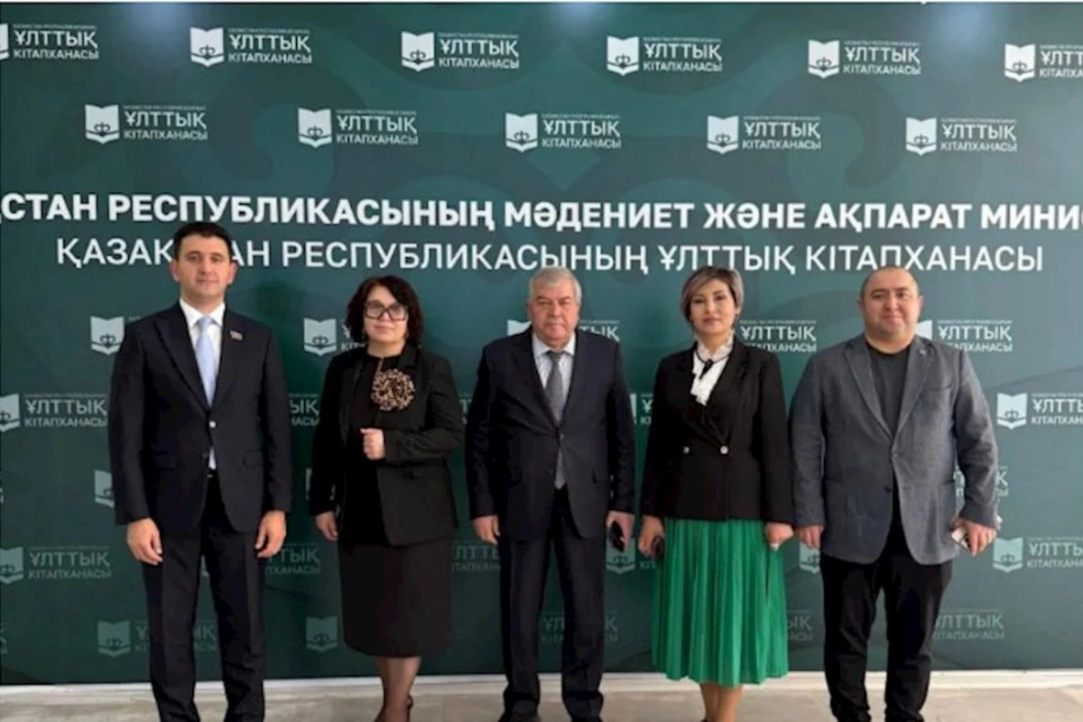 Azərbaycan nümayəndə heyəti Qazaxıstan Milli Kitabxanasında oldu — FOTOLAR