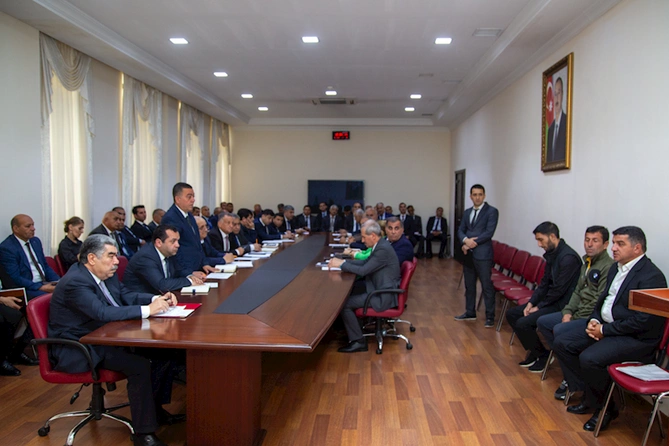 Salyan RİH başçısı vətəndaş qəbulu keçirib — FOTOLAR Salyan RİH başçısı vətəndaş qəbulu keçirib — FOTOLAR