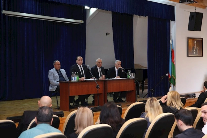 Attestasiya proqramı çərçivəsində təhsilverənlərlə maarifləndirici görüş keçirildi — FOTOLAR