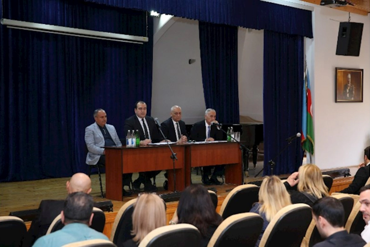 Attestasiya proqramı çərçivəsində təhsilverənlərlə maarifləndirici görüş keçirildi — FOTOLAR