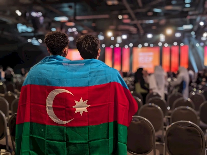 Məktəblilərimizdən ABŞ-də növbəti uğur! — FOTOLAR Məktəblilərimizdən ABŞ-də növbəti uğur! — FOTOLAR