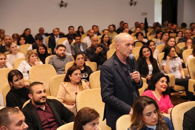 Attestasiya proqramı çərçivəsində təhsilverənlərlə maarifləndirici görüş keçirildi — FOTOLAR