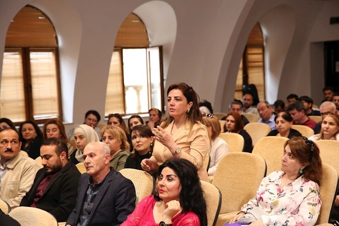 Attestasiya proqramı çərçivəsində təhsilverənlərlə maarifləndirici görüş keçirildi — FOTOLAR