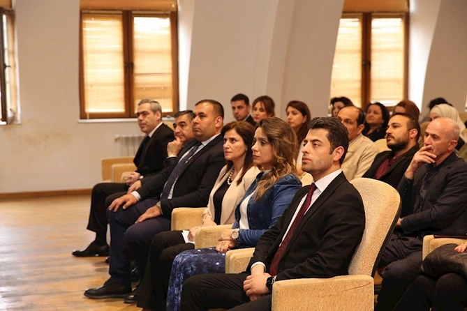 Attestasiya proqramı çərçivəsində təhsilverənlərlə maarifləndirici görüş keçirildi — FOTOLAR