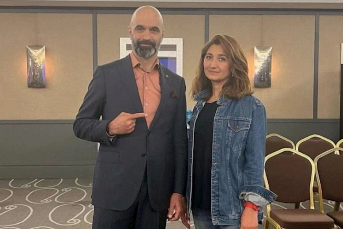 Vəfa Musayeva Everesti fəth edən ilk azərbaycanlı qadın oldu