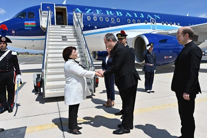 Sahibə Qafarova Papanın andiçmə mərasimində iştirak edəcək — FOTO