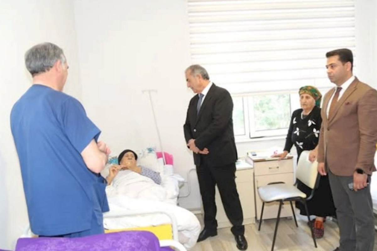 İcra başçısı şəhid atasını ziyarət etdi — FOTOLAR