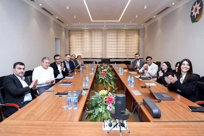 “Gənc İstedadlar Proqram”ında təcrübəçilərin fərdi mövzularının təqdimatı keçirilib — FOTOLAR “Gənc İstedadlar Proqram”ında təcrübəçilərin fərdi mövzularının təqdimatı keçirilib — FOTOLAR