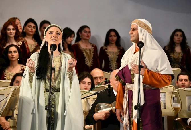 Opera Teatrı ilk dəfə “Milli Opera İncilərimiz” layihəsini təqdim etdi — FOTOLAR Opera Teatrı ilk dəfə “Milli Opera İncilərimiz” layihəsini təqdim etdi — FOTOLAR