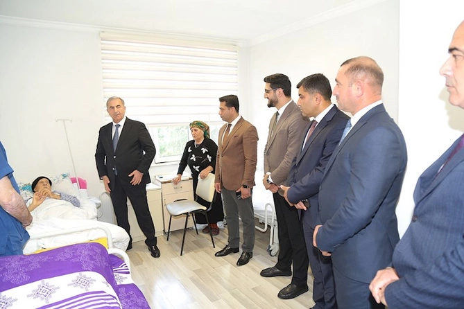 İcra başçısı şəhid atasını ziyarət etdi — FOTOLAR
