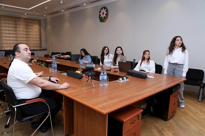 “Gənc İstedadlar Proqram”ında təcrübəçilərin fərdi mövzularının təqdimatı keçirilib — FOTOLAR “Gənc İstedadlar Proqram”ında təcrübəçilərin fərdi mövzularının təqdimatı keçirilib — FOTOLAR